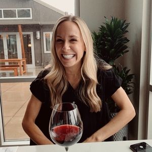 Meet your Posher, Alyssa